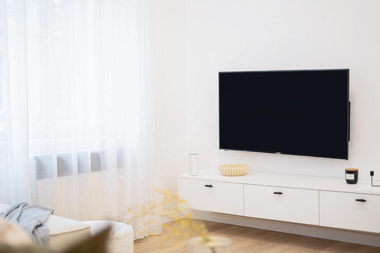 Modern 5 Min Wenceslas Square Apartment, Apartamento